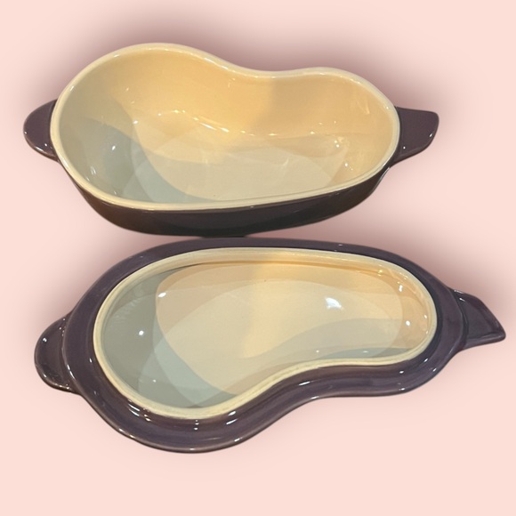 Le Creuset Stoneware Eggplant Cocotte (Cassis) - Picture 3 of 4